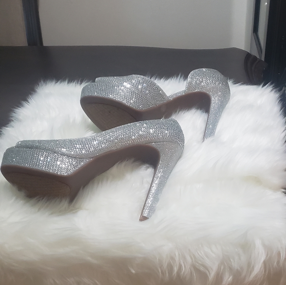 Heel - Picture 3 of 3